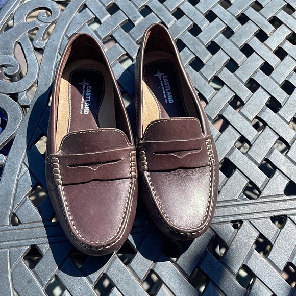 Womens brown moccasins by Eastland - Picture 3 of 3